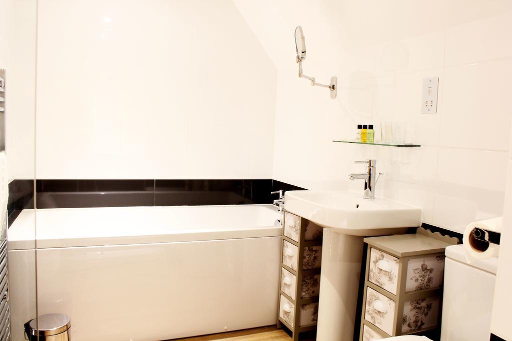 Bed and breakfast The Six Bells 5*