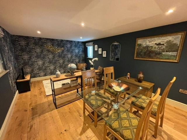 The Six Bells 5* Bourne